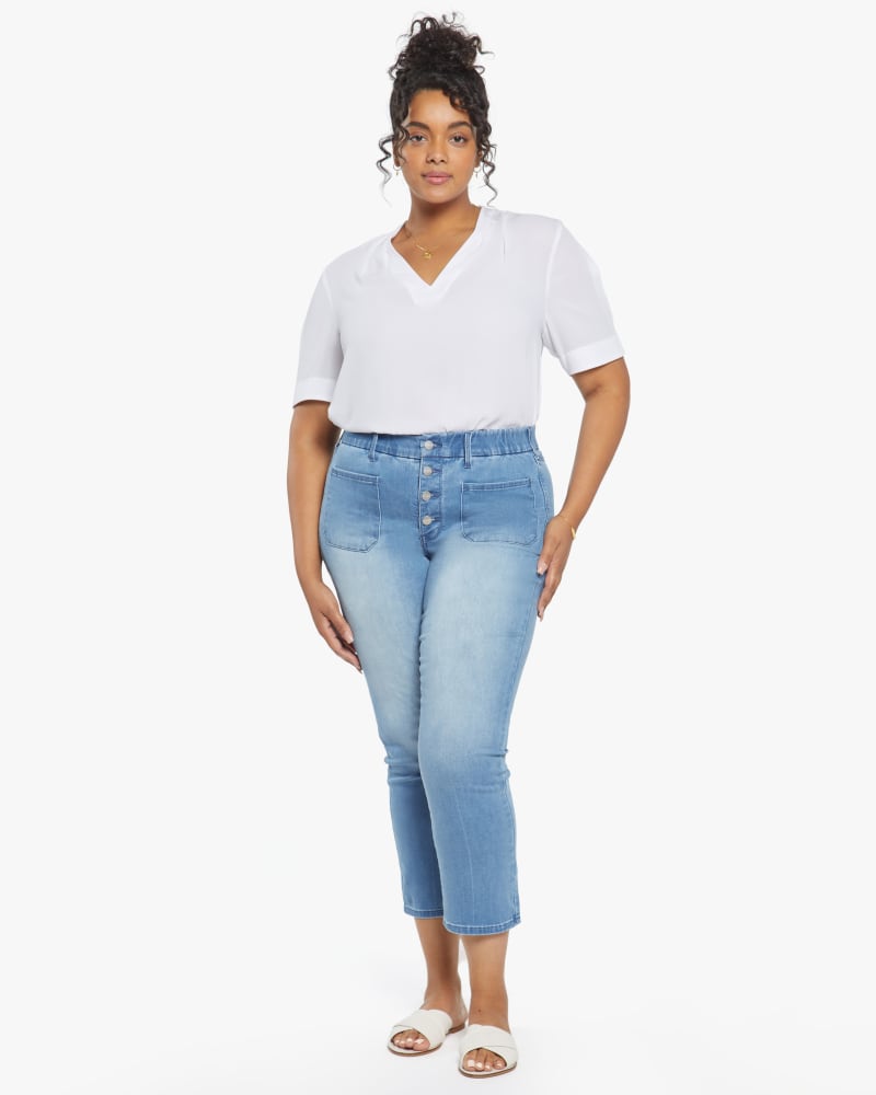 Front of a model wearing a size 0X Marilyn Stretch Straight Leg Pant in Everly by NYDJ. | dia_product_style_image_id:187623